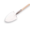 Afbeeldingen van Boskoopse gesmede spade met steel en 25 cm brede hilt